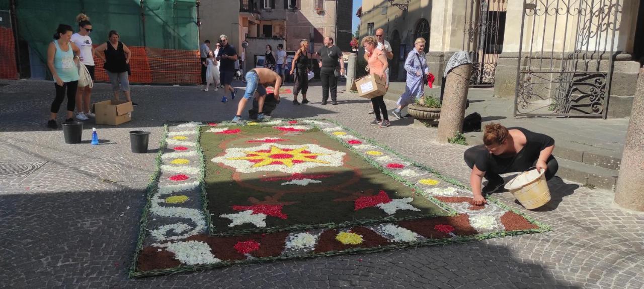 Piazza Duomo Casa Vacanze Sutri Eksteriør bilde