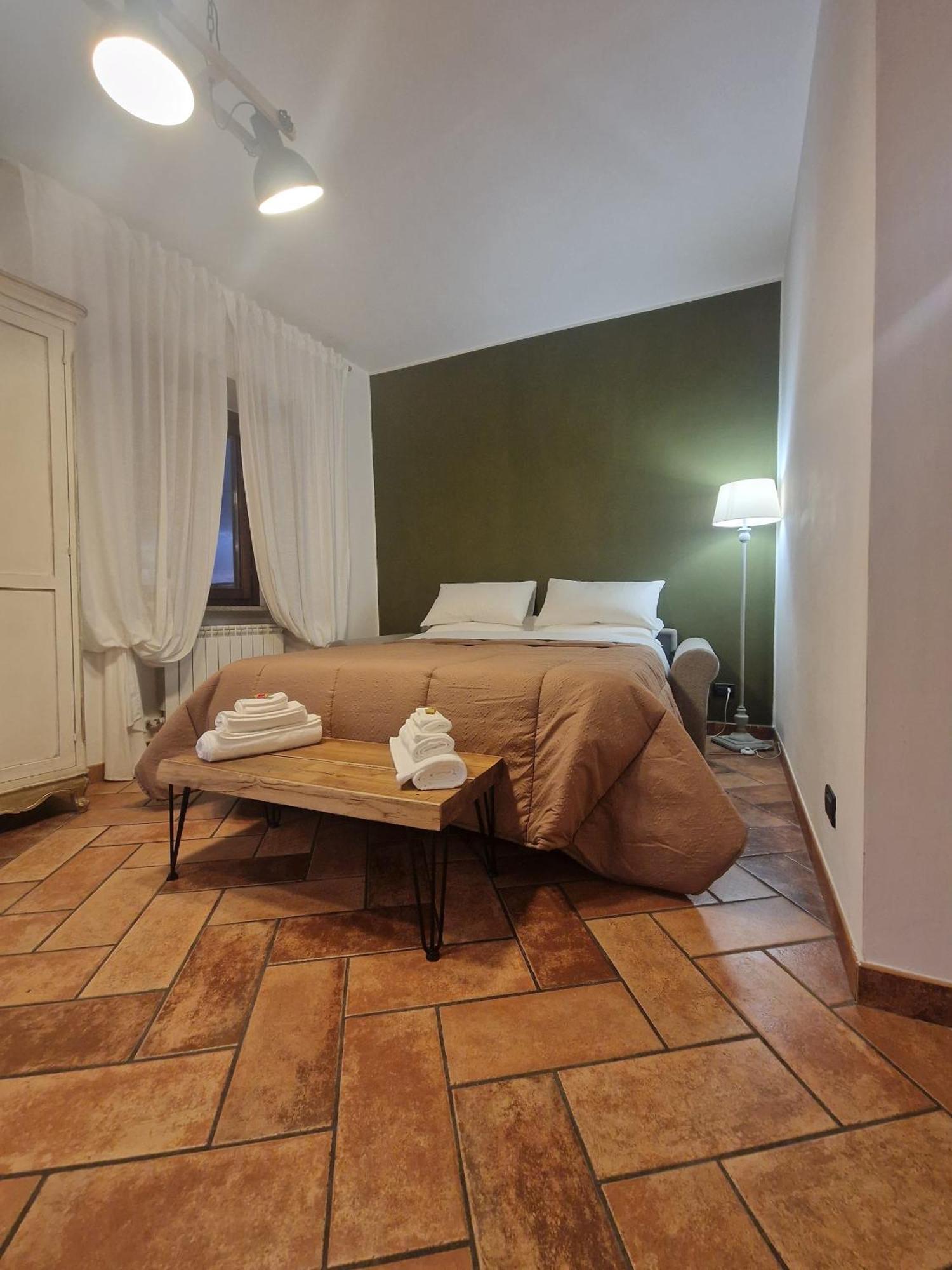Piazza Duomo Casa Vacanze Sutri Eksteriør bilde